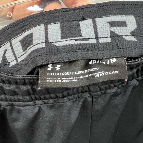 Under Armour Woven Training Shorts - Picture 3 of 3